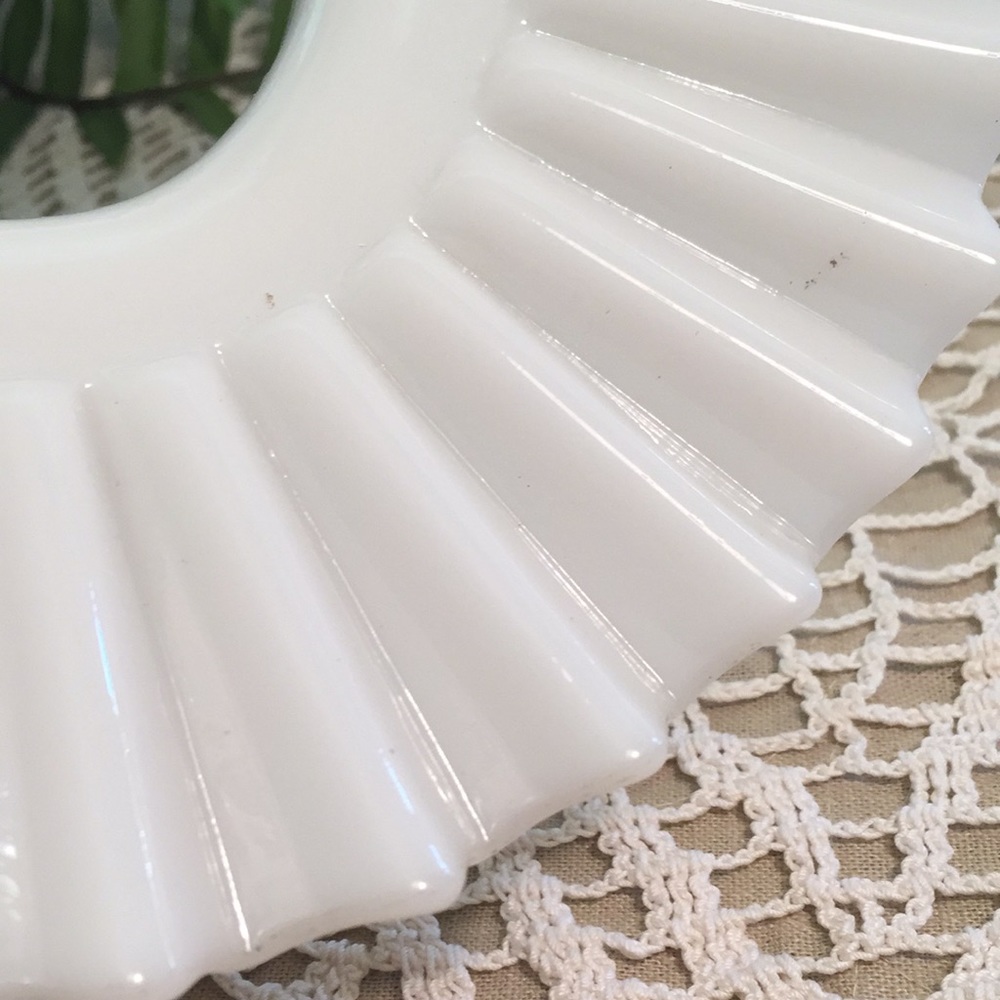 Antique Milk Glass Ruffled Oil Lamp Chimney Shade Topper - Picture 4 of 12